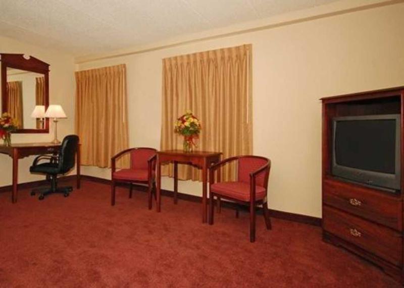 Rodeway Inn Norfolk Exterior photo
